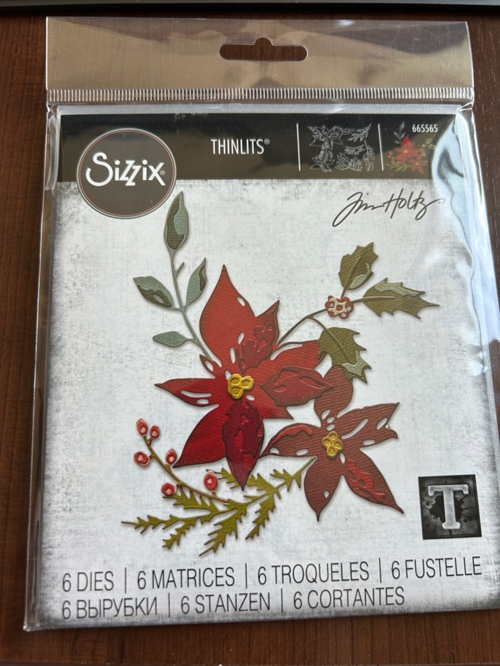 Tim Holtz Sizzix Poinsettia Thinlits Die Set - 665565. New in packaging.